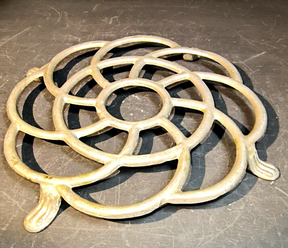 1772.  Vintage Westmark Rosetta Trivet Germany Aluminum Art Deco